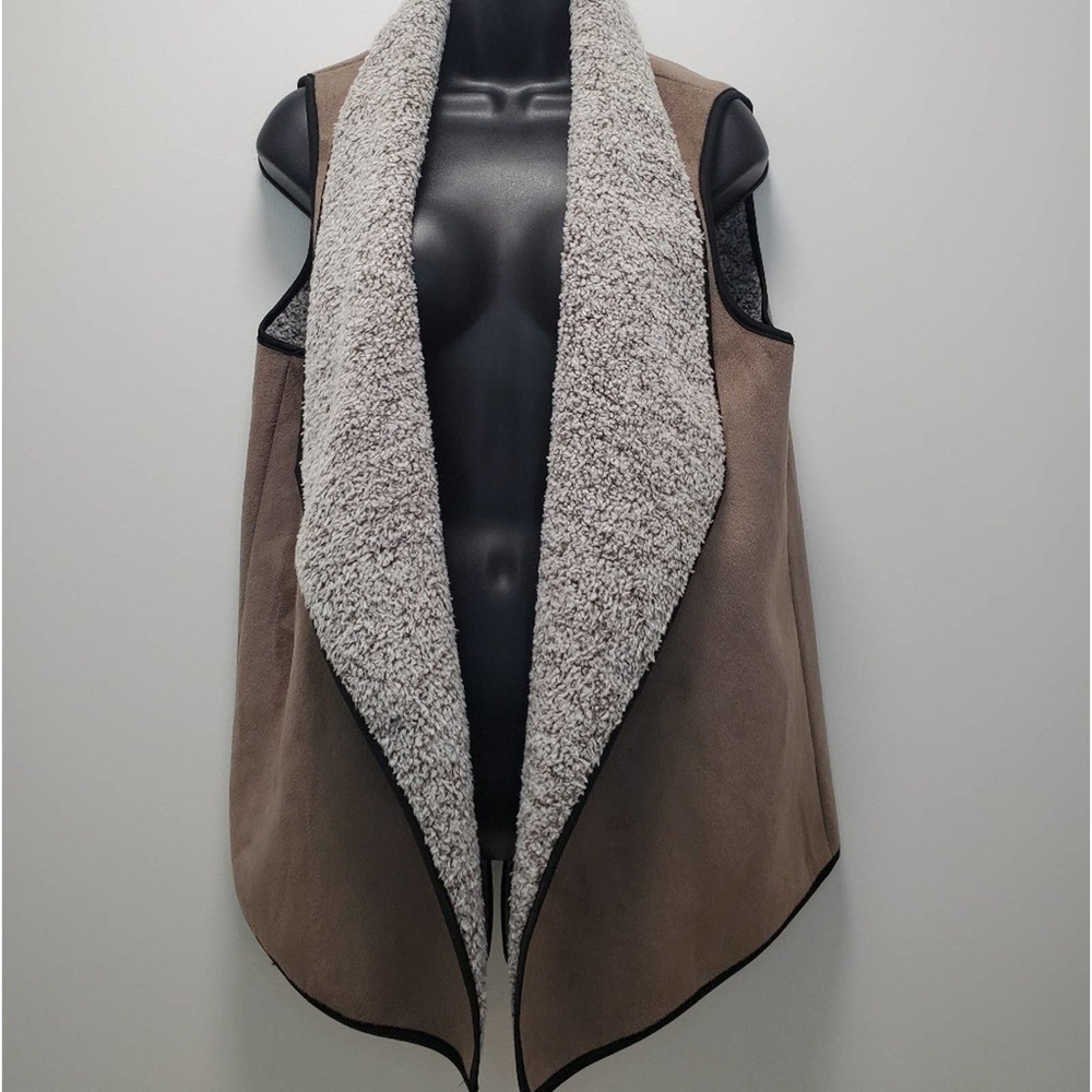 Talbots Brown Faux Sherpa Suede Vest Size Medium Petite - Picture 2 of 10